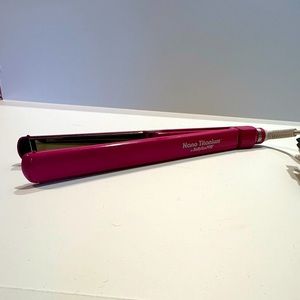 Titanium nano babyliss pink straightener
